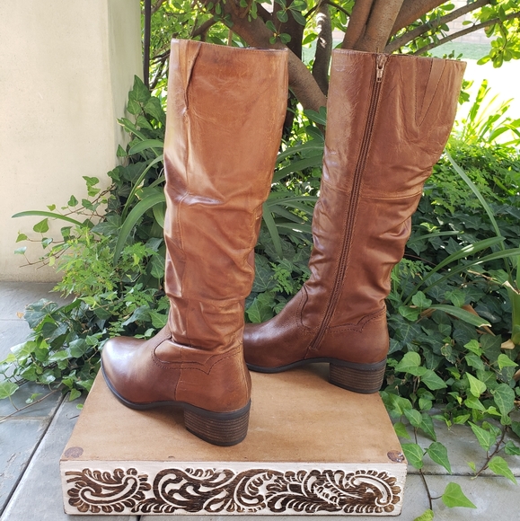 Simple Chic Cognac Leather Steve Madden Boots - Picture 9 of 11